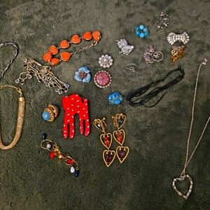 Bundle of jewelry